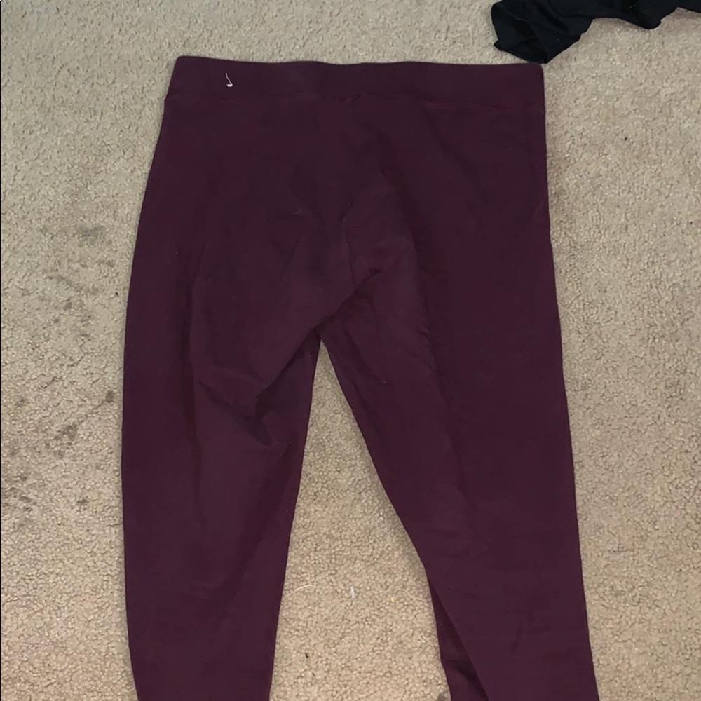 Maroon leggings